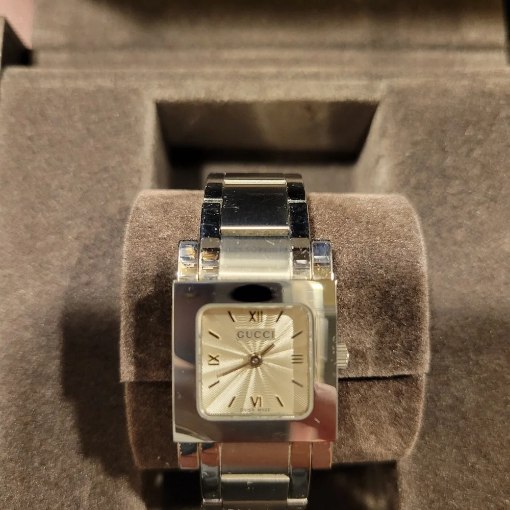 GUCCI Watch ⌚️ - Picture 1 of 6